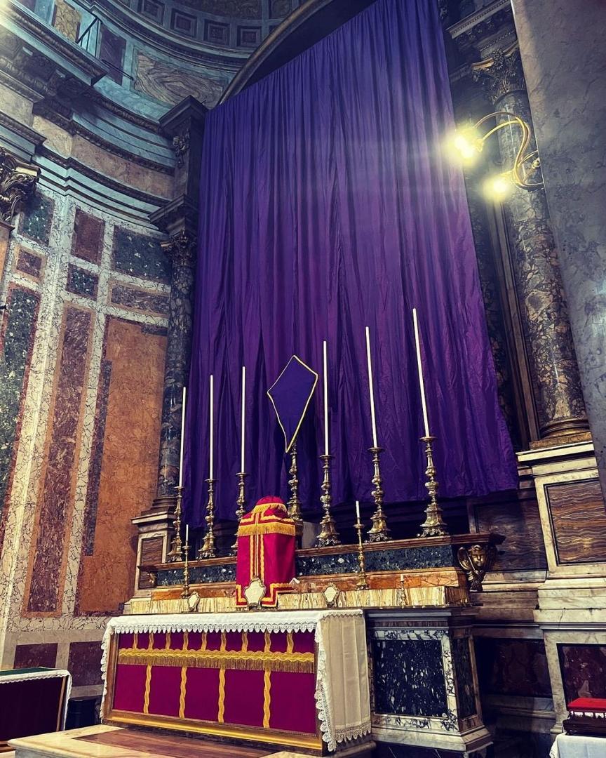 Che Thánh Giá và ảnh tượng thánh trong mùa Chay