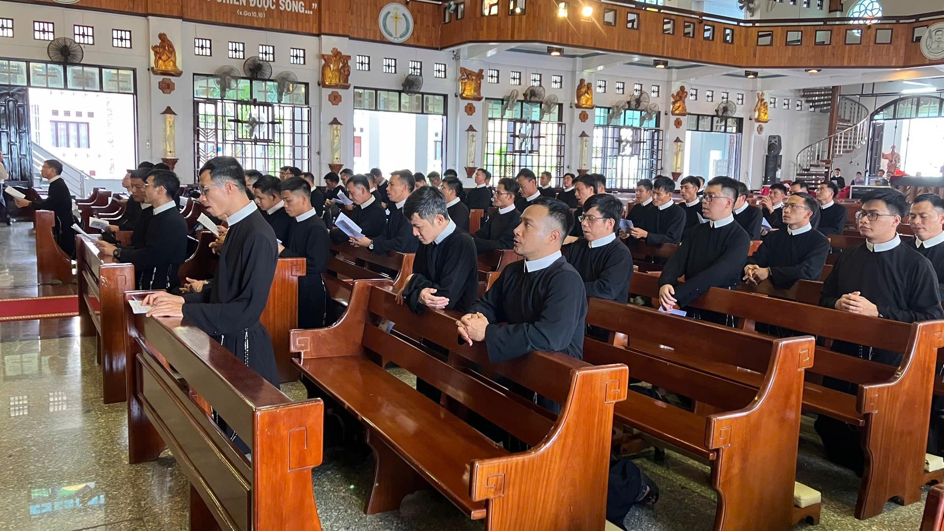 Học viện thánh Anphongsô hành hương Linh địa các thánh Tử đạo Ba Giồng